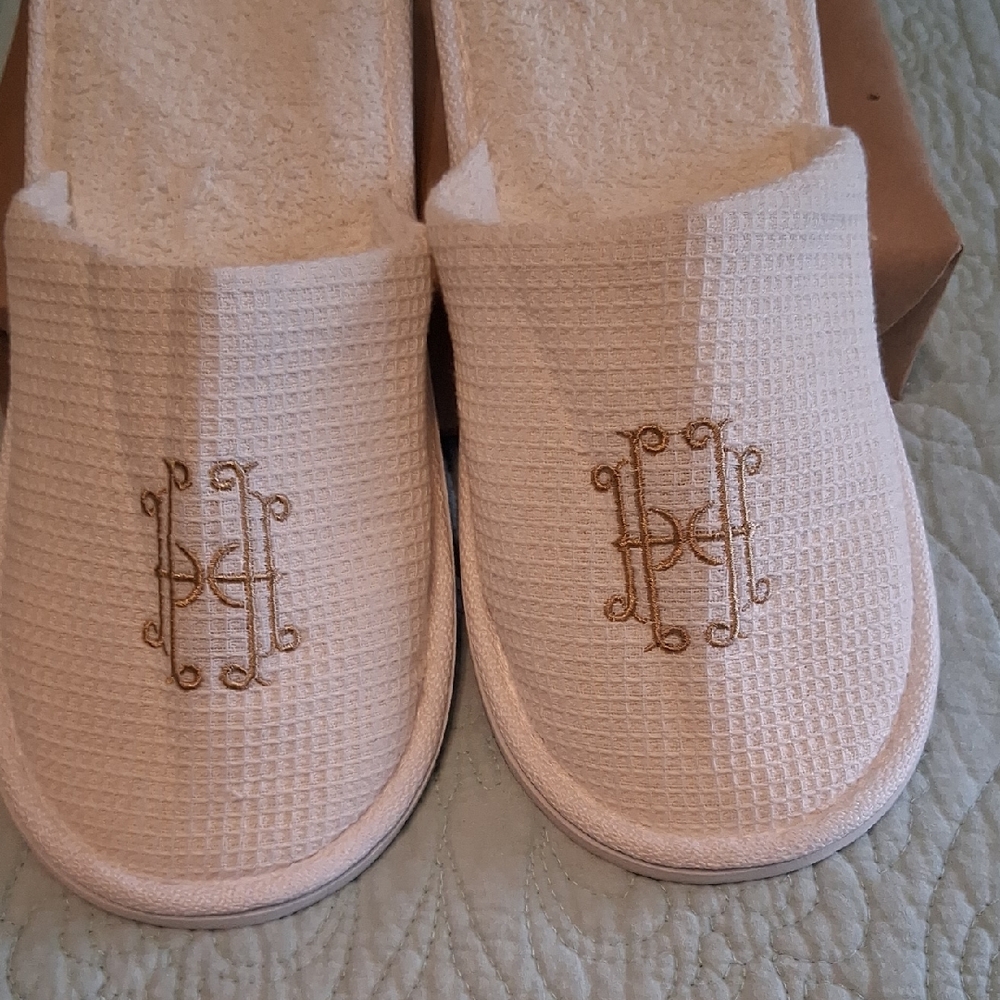 Beige Waffle Knit Hotel  Slippers with Embroidery, GUC